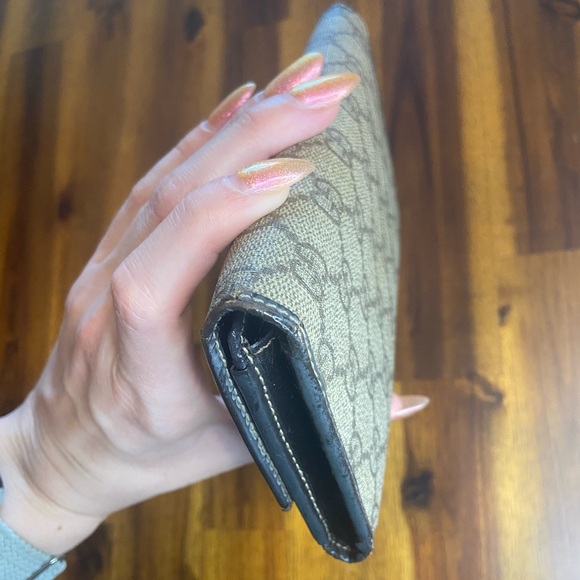 Gucci Canvas Monogram Clutch Wallet - Picture 6 of 11